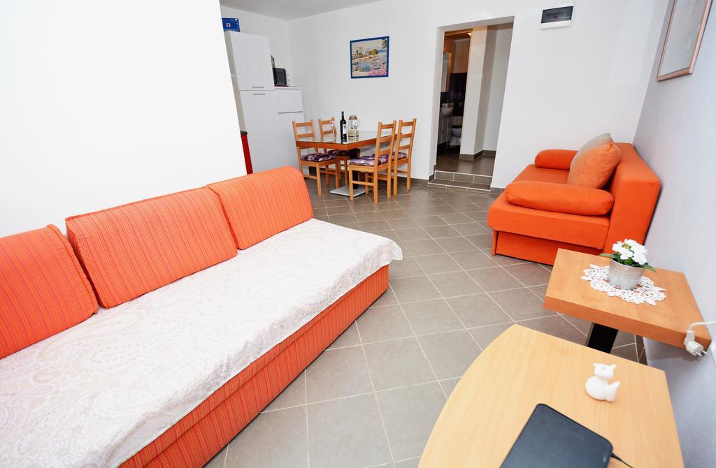 Apartments Katarina Вели Рат Екстериор снимка