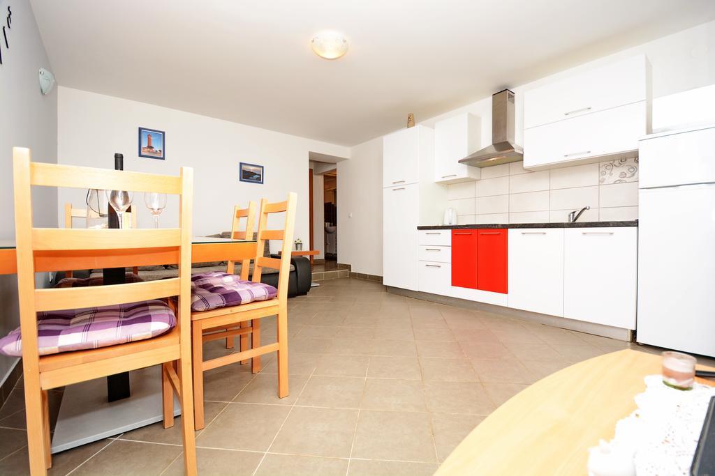 Apartments Katarina Вели Рат Екстериор снимка