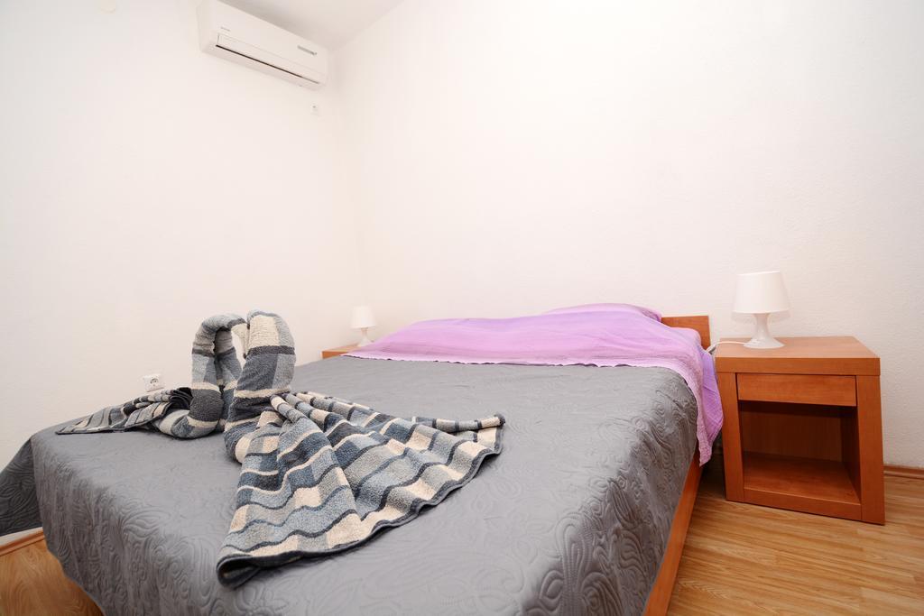 Apartments Katarina Вели Рат Екстериор снимка